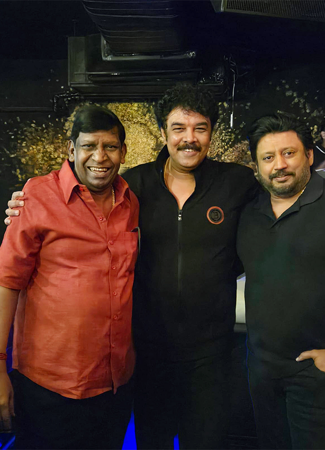 Khushbu hosts birthday bash for Sundar C photos goes viral12