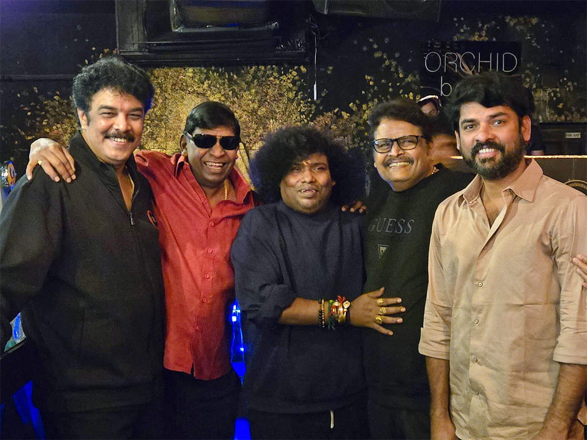 Khushbu hosts birthday bash for Sundar C photos goes viral13