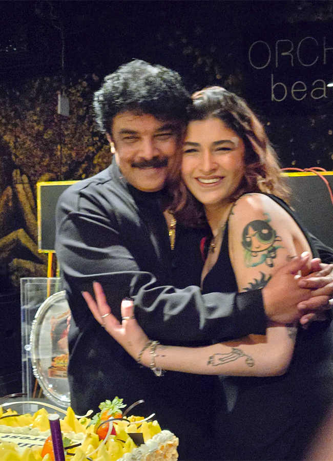 Khushbu hosts birthday bash for Sundar C photos goes viral19