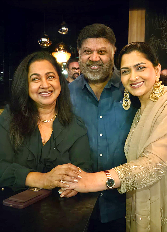 Khushbu hosts birthday bash for Sundar C photos goes viral2