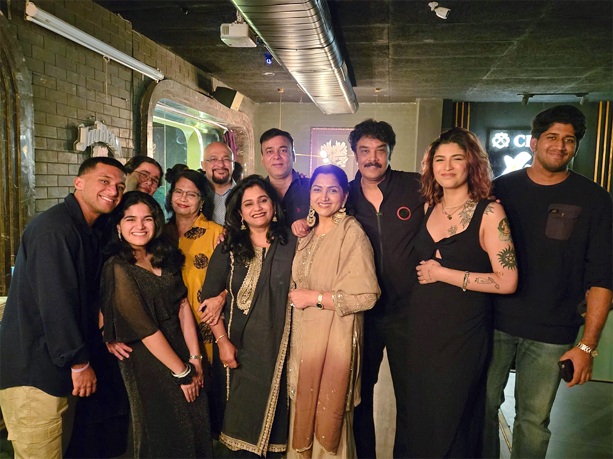 Khushbu hosts birthday bash for Sundar C photos goes viral20