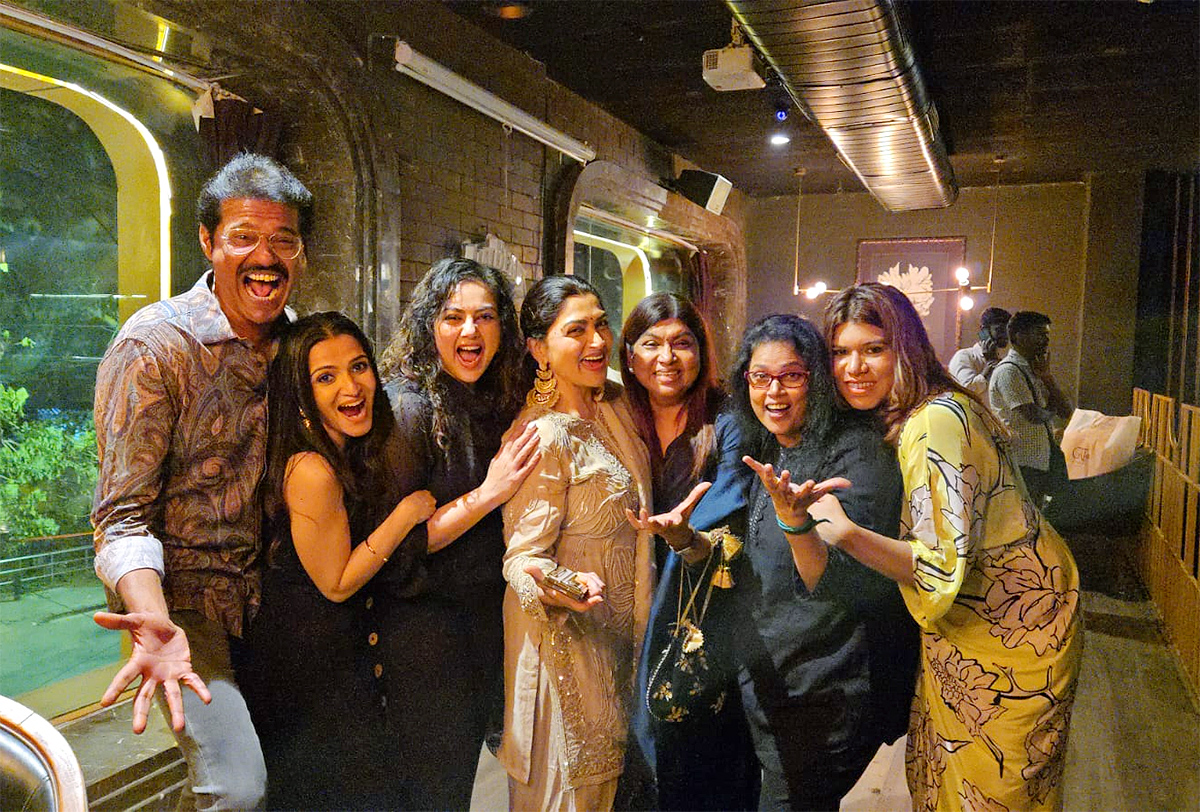 Khushbu hosts birthday bash for Sundar C photos goes viral21