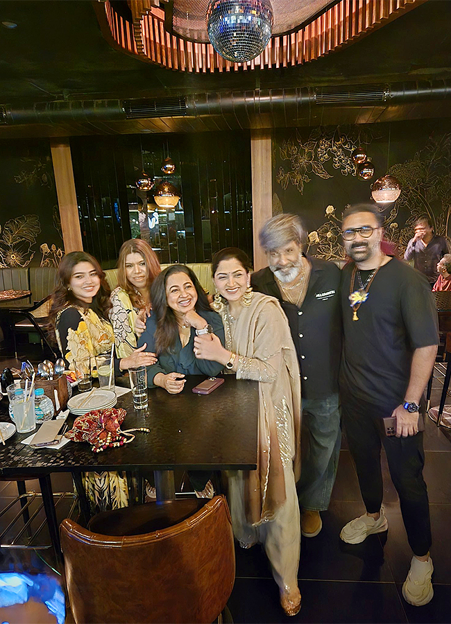 Khushbu hosts birthday bash for Sundar C photos goes viral7