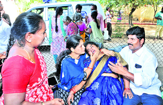 ● అనంతపురం శివారులోని నారాయణ రెసిడెన్షియల్‌ జూనియర్‌ కళ1