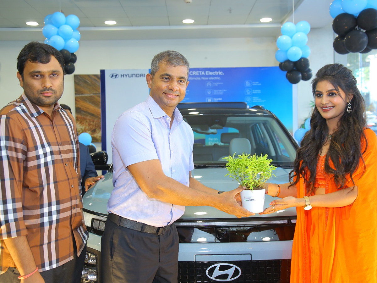 Bigg Boss fame Sonia Akula launches Hyundai Creta electric car12