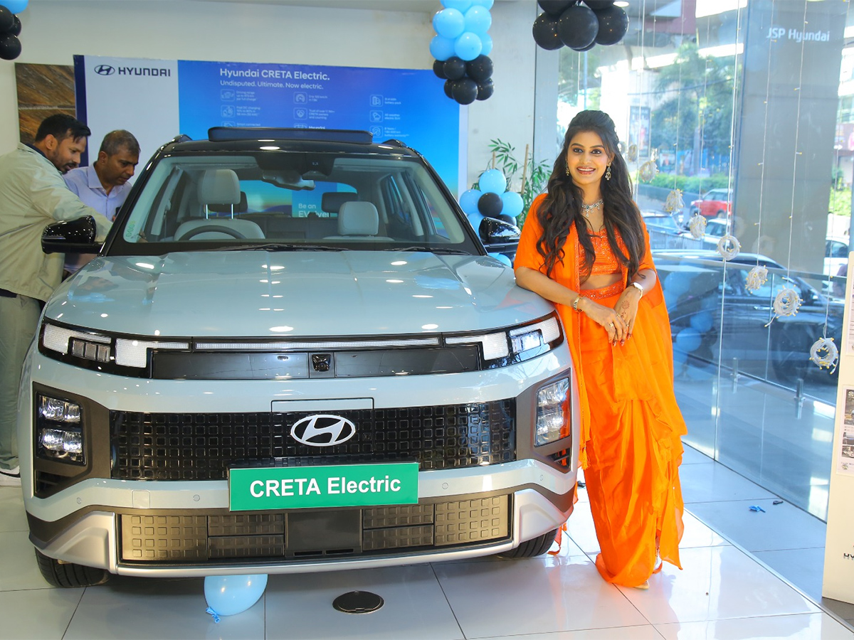 Bigg Boss fame Sonia Akula launches Hyundai Creta electric car4