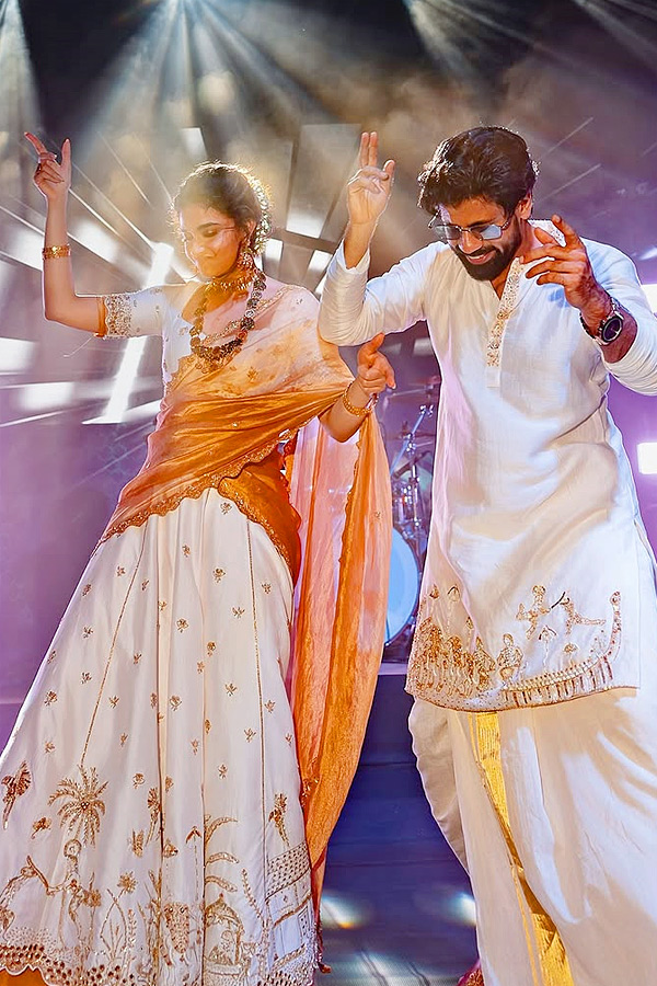 Keerthy Suresh shake A leg With Husband Antony Thattil Photos Viral3