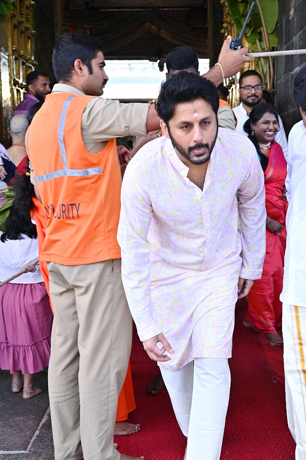 Hero Nithin And Wife Shalini With Son Beautiful Photos At Tirumala Photos19