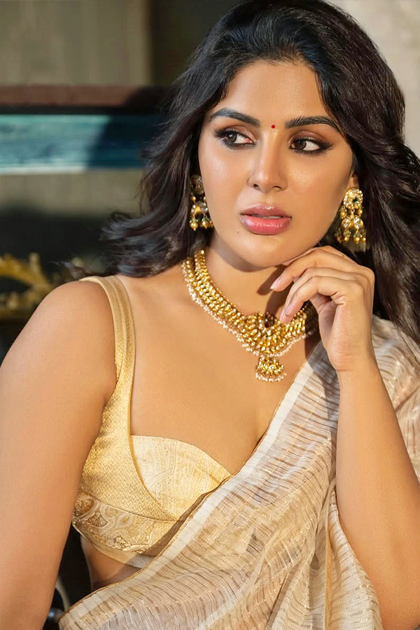 Samyuktha Menon Cast as Heroine in Balakrishna Akhanda 2 Movie Photos18