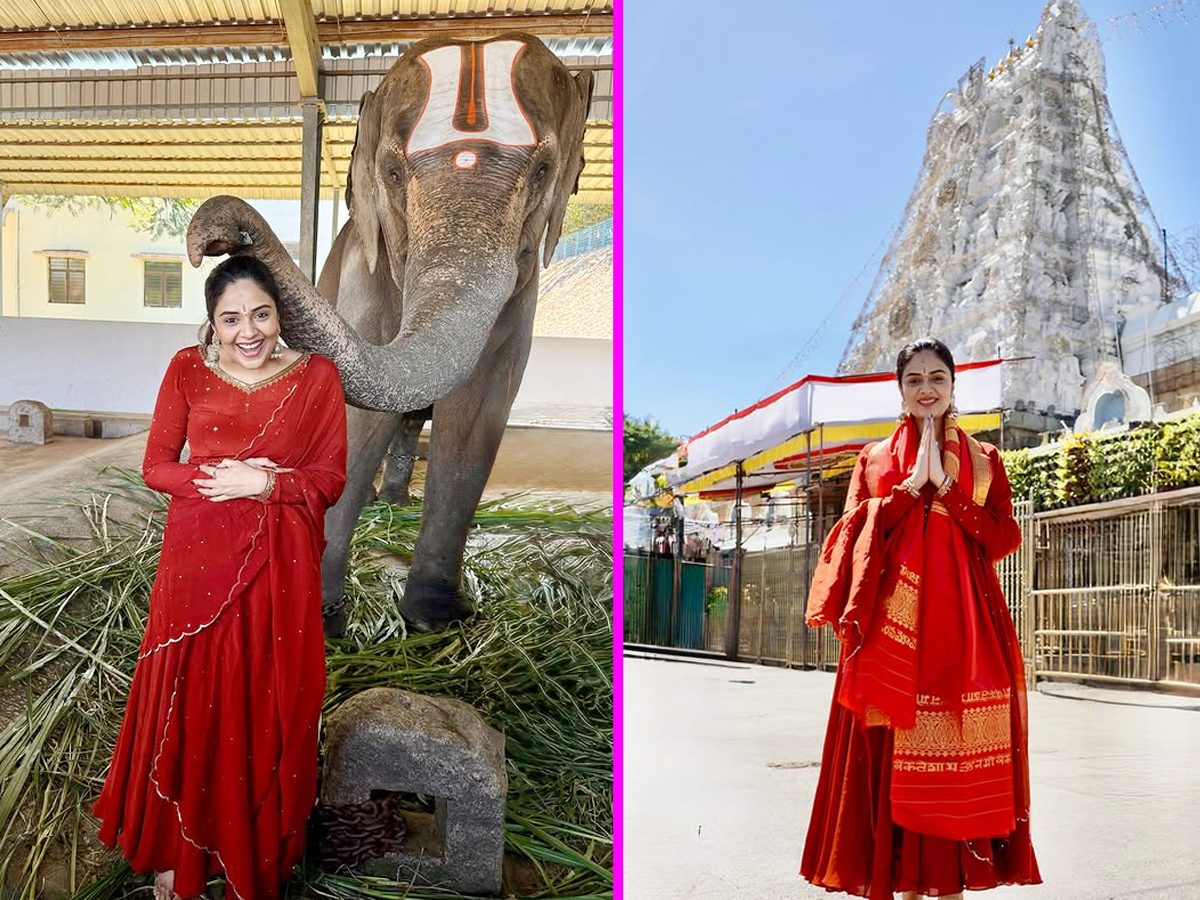 Anchor Srimukhi Gajaraju blesses her in Tirumala 1