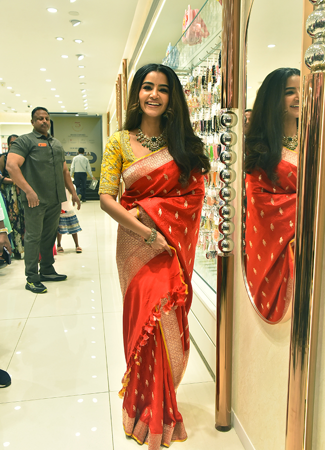 Actress Anupama Parameswaran inaugurates Viyara Fine Silver Jewellery in Jubilee Hills9