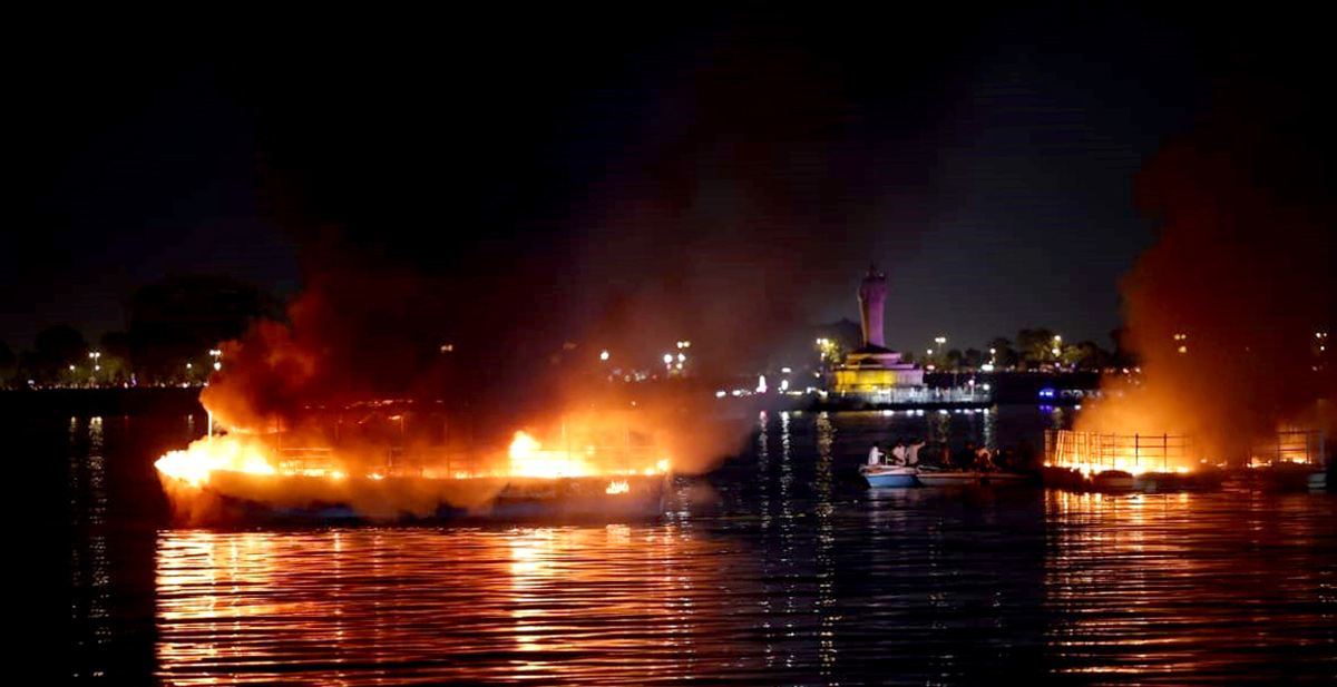 Huge Fire Mishap After Crackers Blast In Boat At Hussain Sagar2