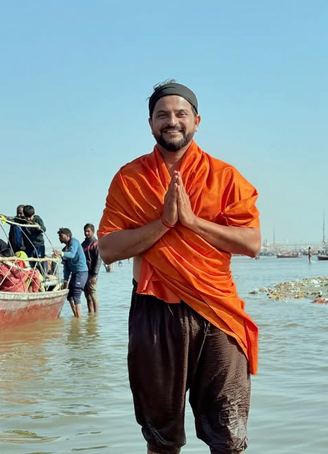  suresh raina visited to Mahakumbh mela 2025 with his wife and family3