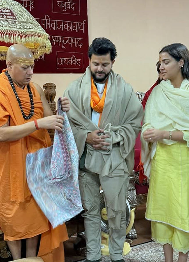  suresh raina visited to Mahakumbh mela 2025 with his wife and family9