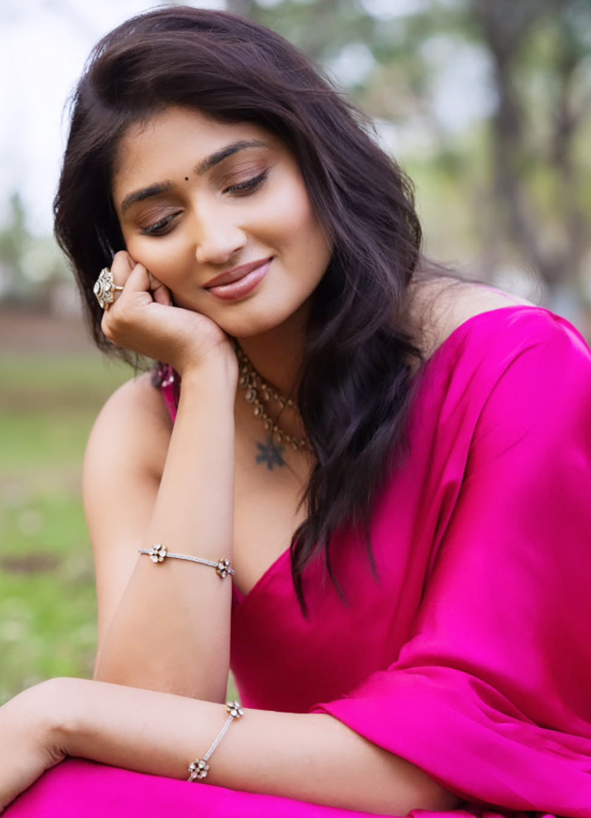 Vadlamani Priya Amazing Images4