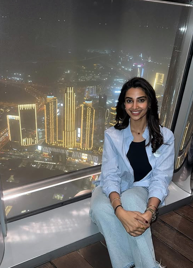 Meenakshi Chaudhary Enjoys Dubai Trip Latest Photos8