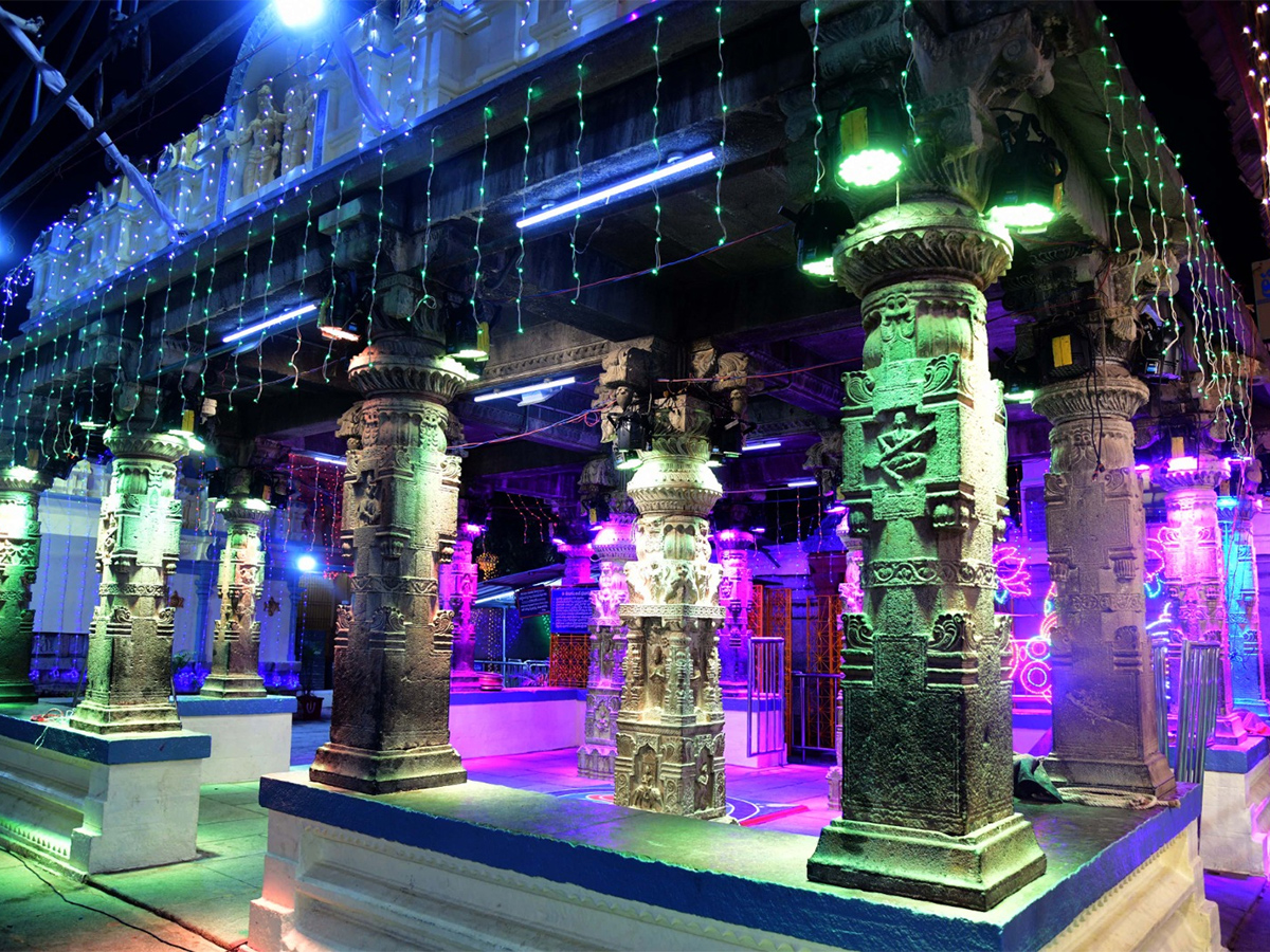 Kadapa Sri Lakshmi Venkateswara Swamy Temple with electric lights10