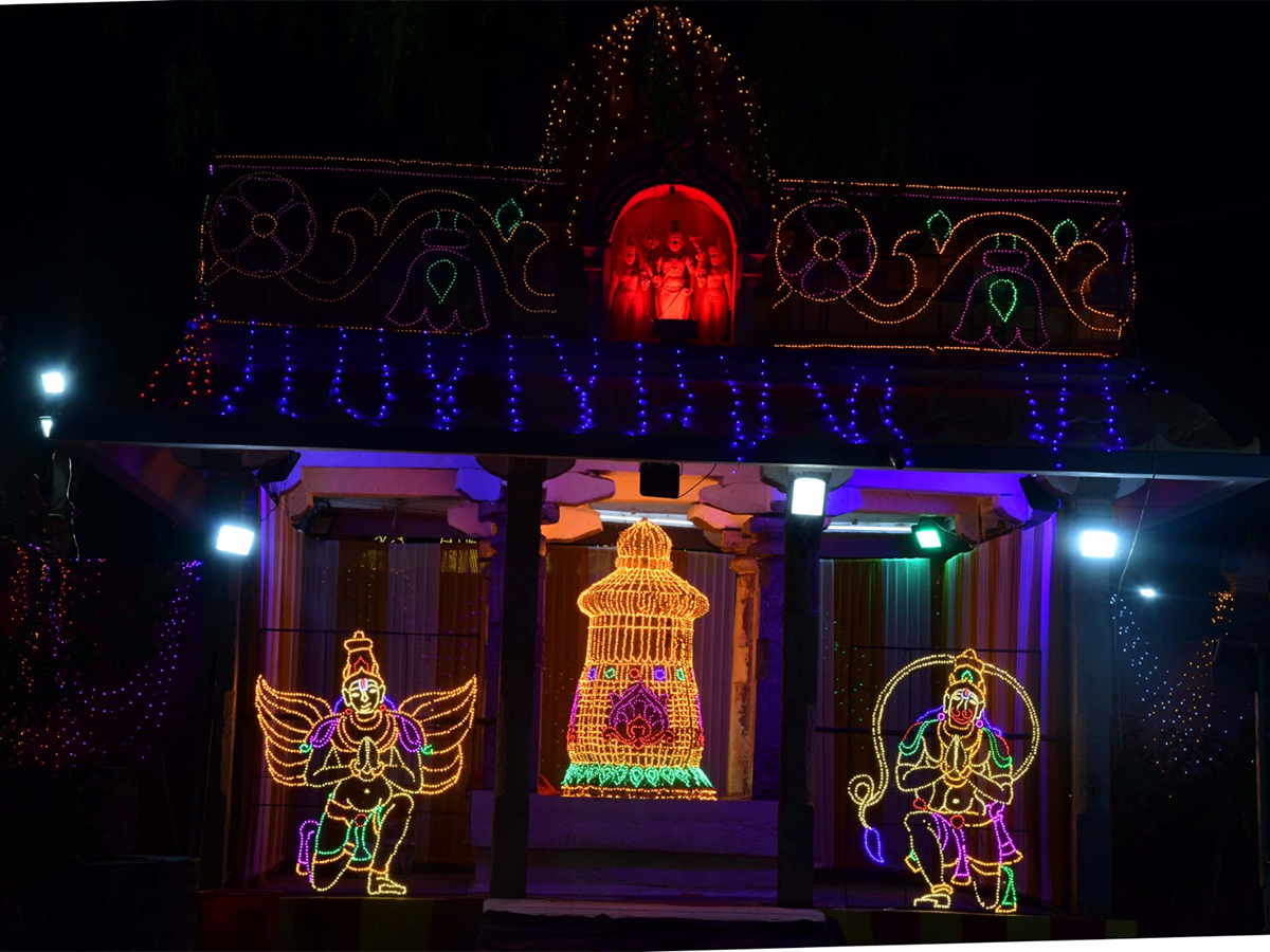 Kadapa Sri Lakshmi Venkateswara Swamy Temple with electric lights12