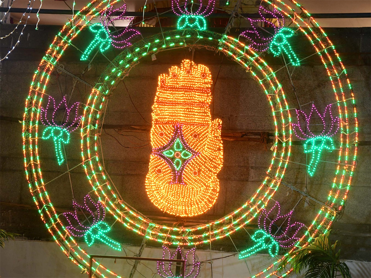 Kadapa Sri Lakshmi Venkateswara Swamy Temple with electric lights14