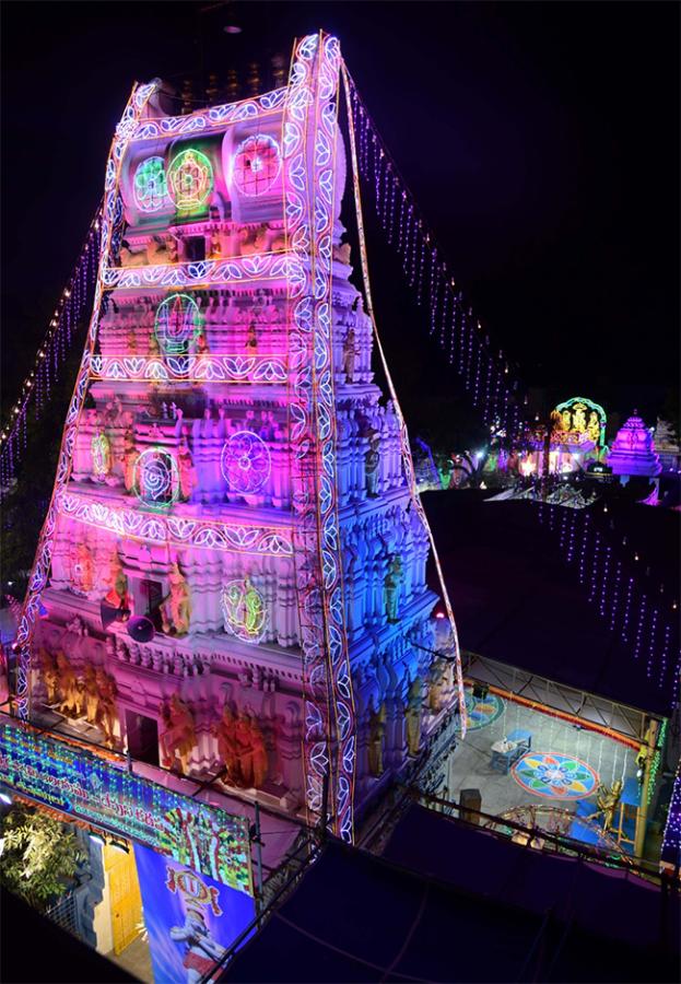 Kadapa Sri Lakshmi Venkateswara Swamy Temple with electric lights4