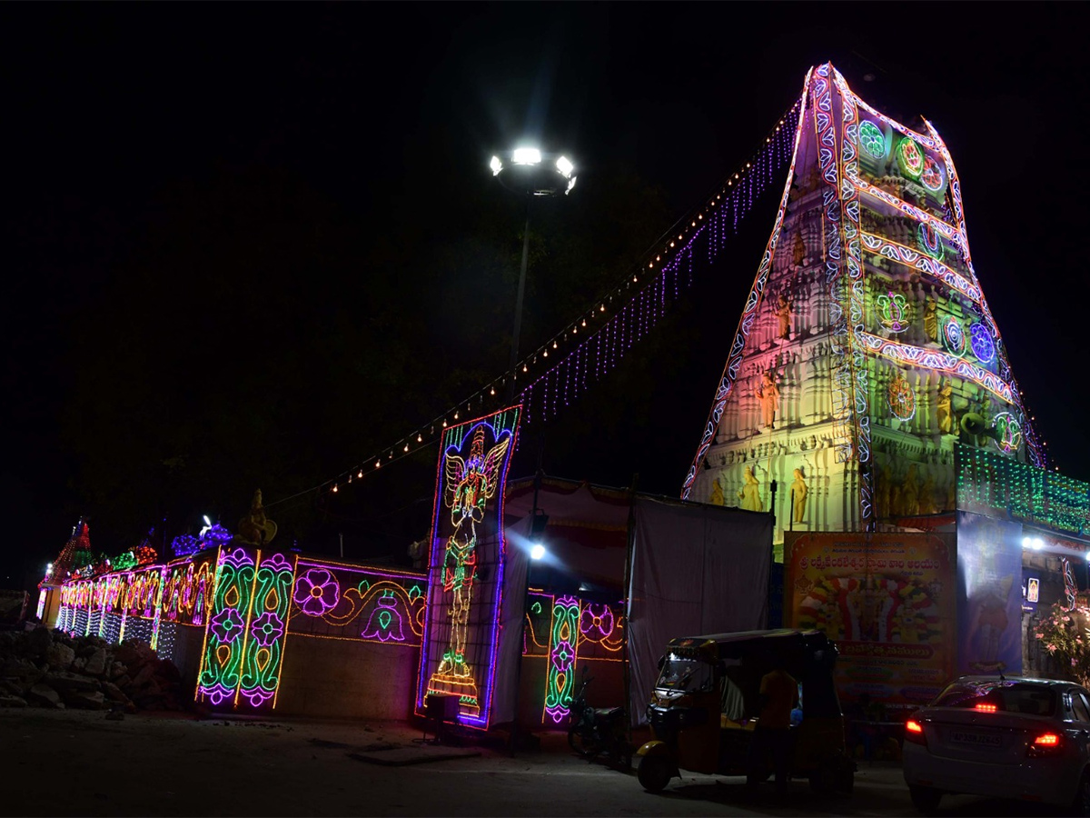 Kadapa Sri Lakshmi Venkateswara Swamy Temple with electric lights6