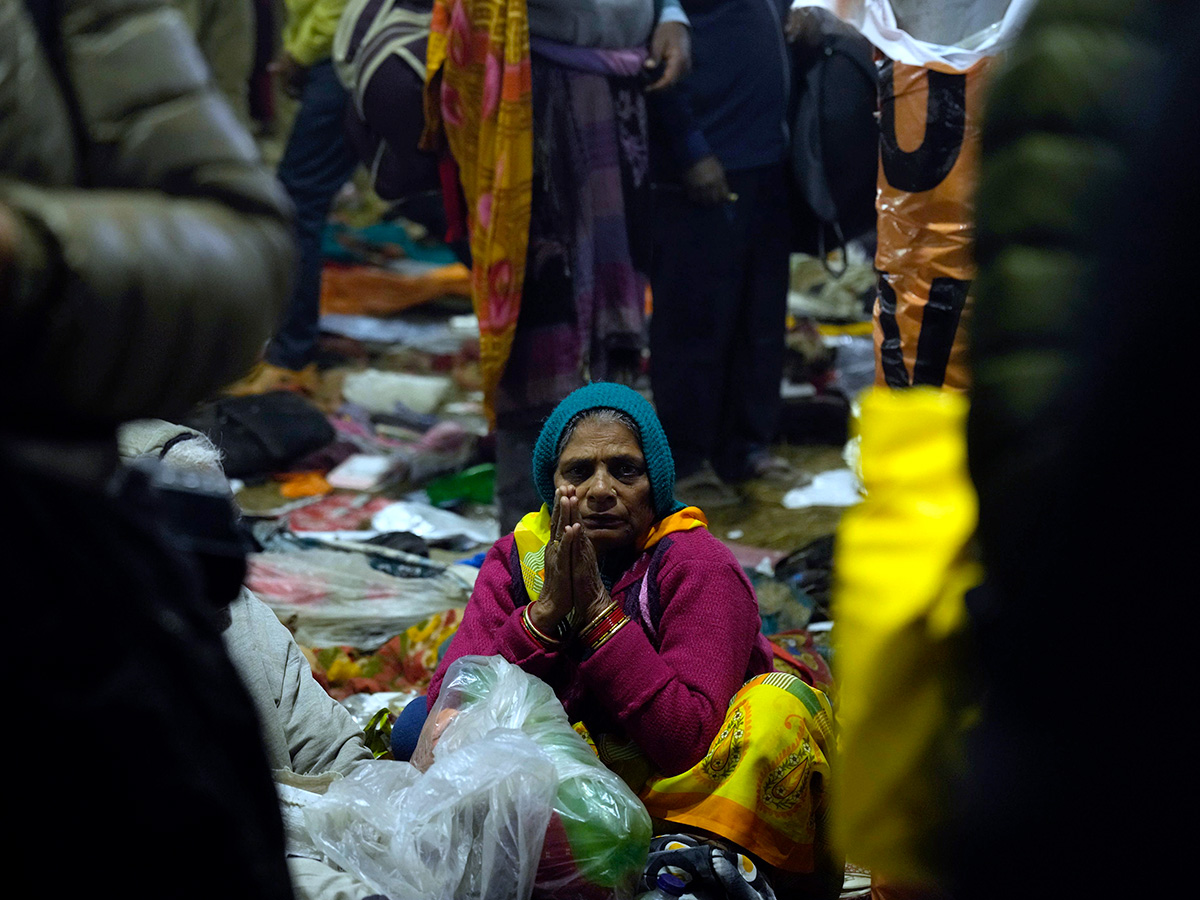 Maha Kumbh stampede Live updates Photos23