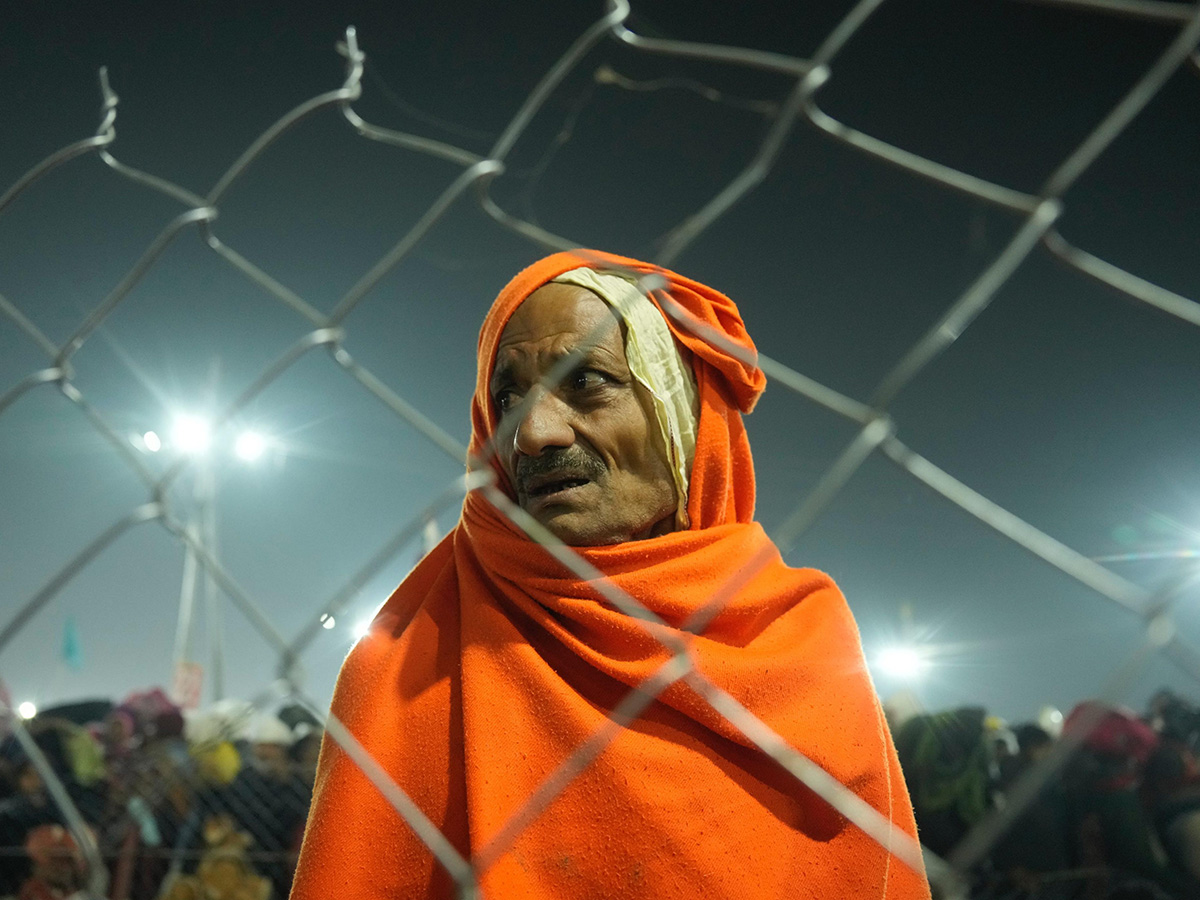 Maha Kumbh stampede Live updates Photos24