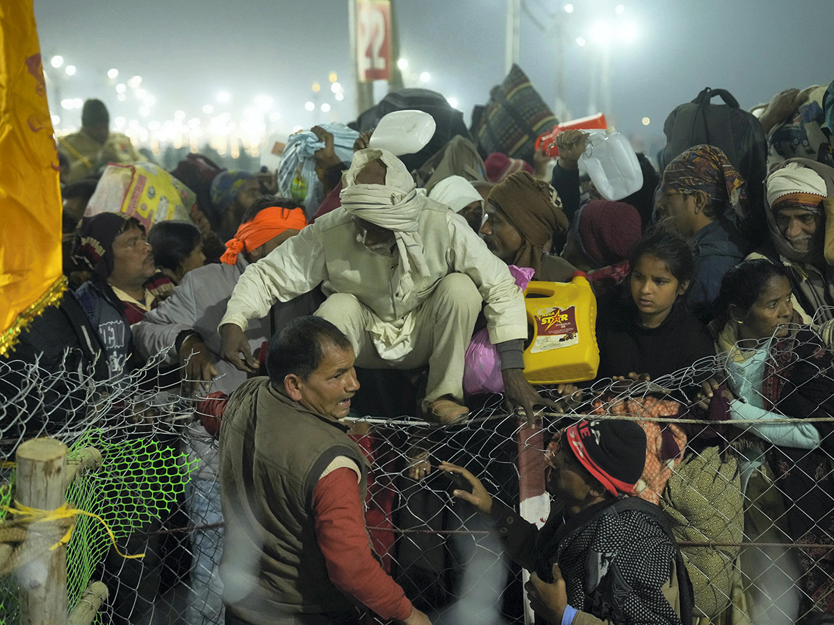 Maha Kumbh stampede Live updates Photos25