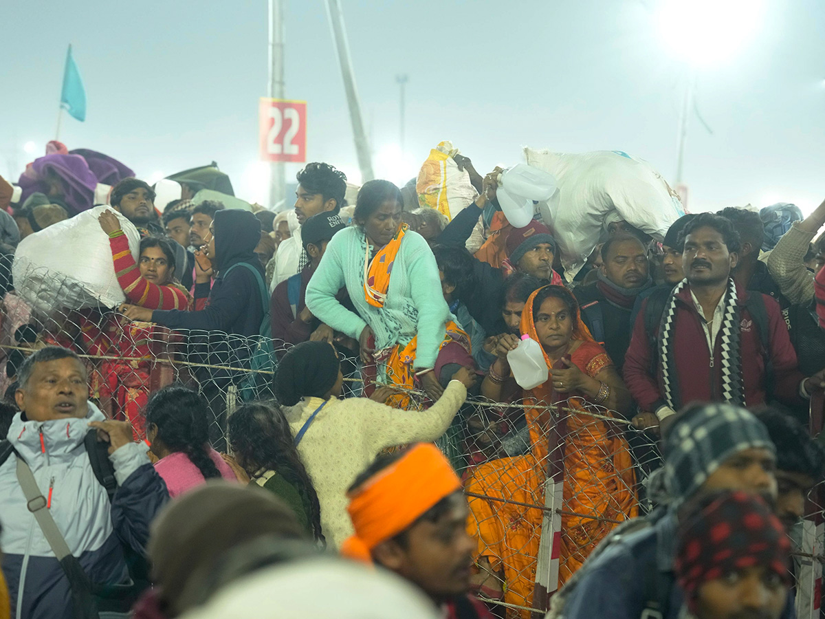 Maha Kumbh stampede Live updates Photos27