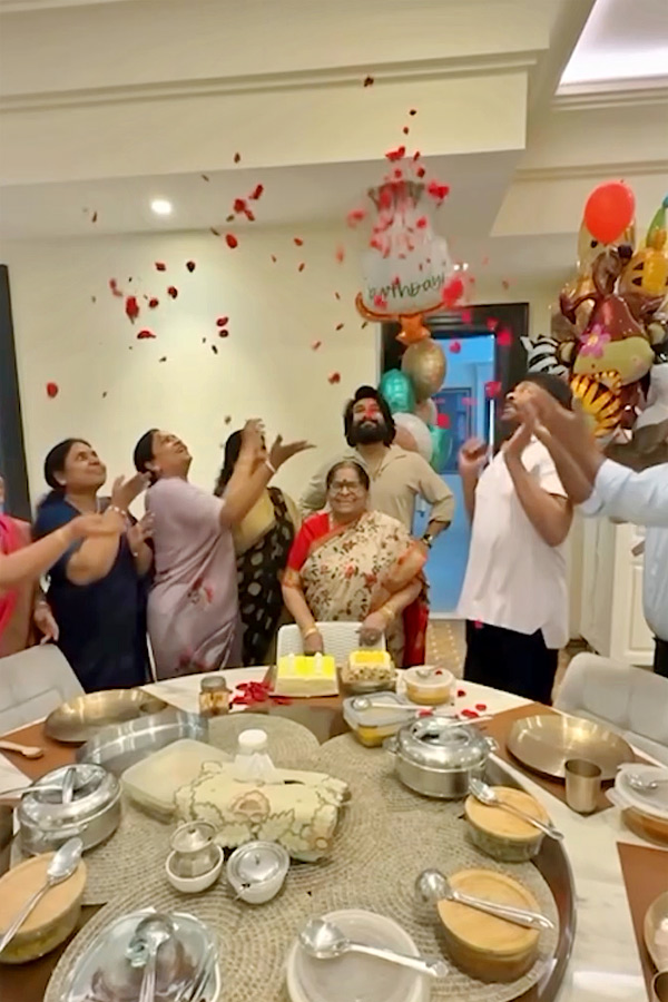 Megastar Chiranjeevi Mother Anjana Devi Birthday Celebrations Photos14