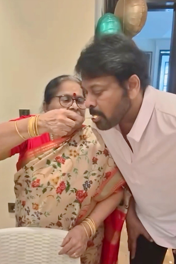 Megastar Chiranjeevi Mother Anjana Devi Birthday Celebrations Photos19