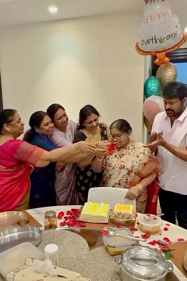 Megastar Chiranjeevi Mother Anjana Devi Birthday Celebrations Photos5