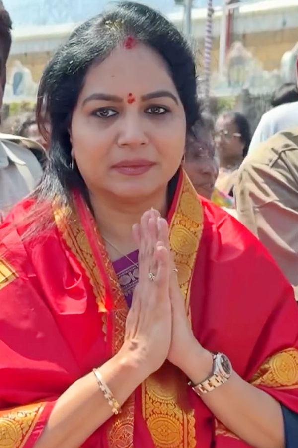 Singer Sunitha Visits Tirumala Tirupati Temple Photos16