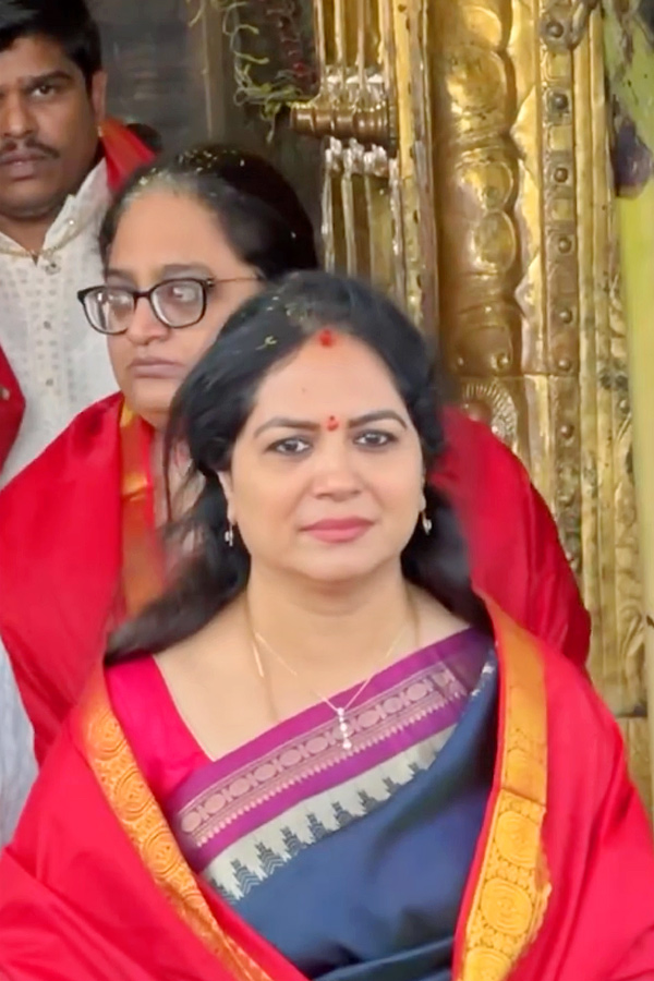 Singer Sunitha Visits Tirumala Tirupati Temple Photos6