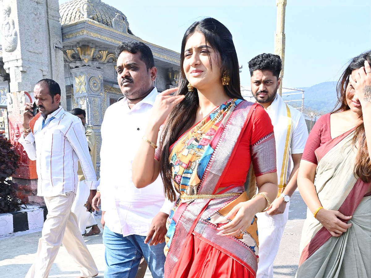 Actress Rashi Singh Visit Tirumala Temple Photos19