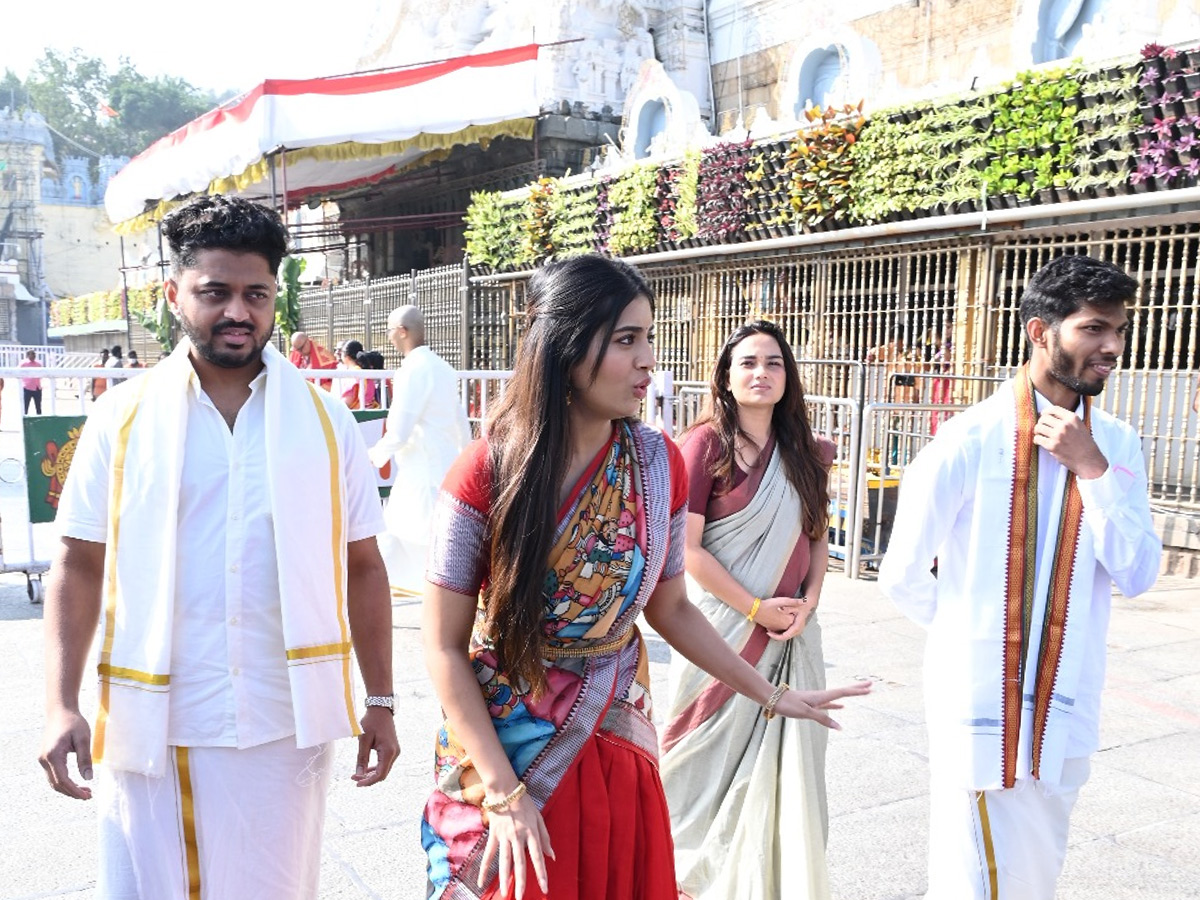 Actress Rashi Singh Visit Tirumala Temple Photos4