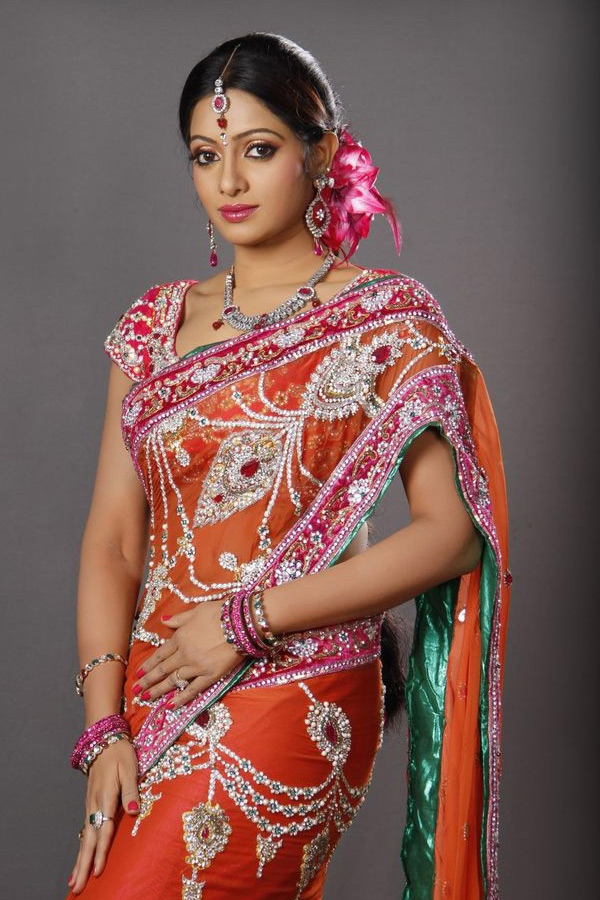 Udayabhanu who was the top anchor at that time.. Now She Turns in To Villan Role Photos7