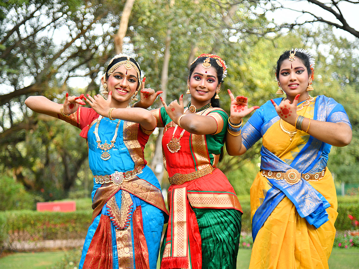 Udyan Utsav begins at Rashtrapati Nilayam in Bollaram Photos12