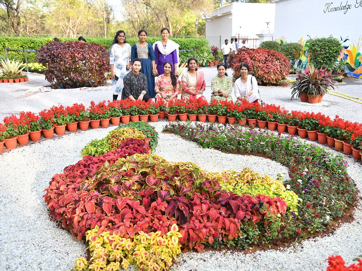 Udyan Utsav begins at Rashtrapati Nilayam in Bollaram Photos16