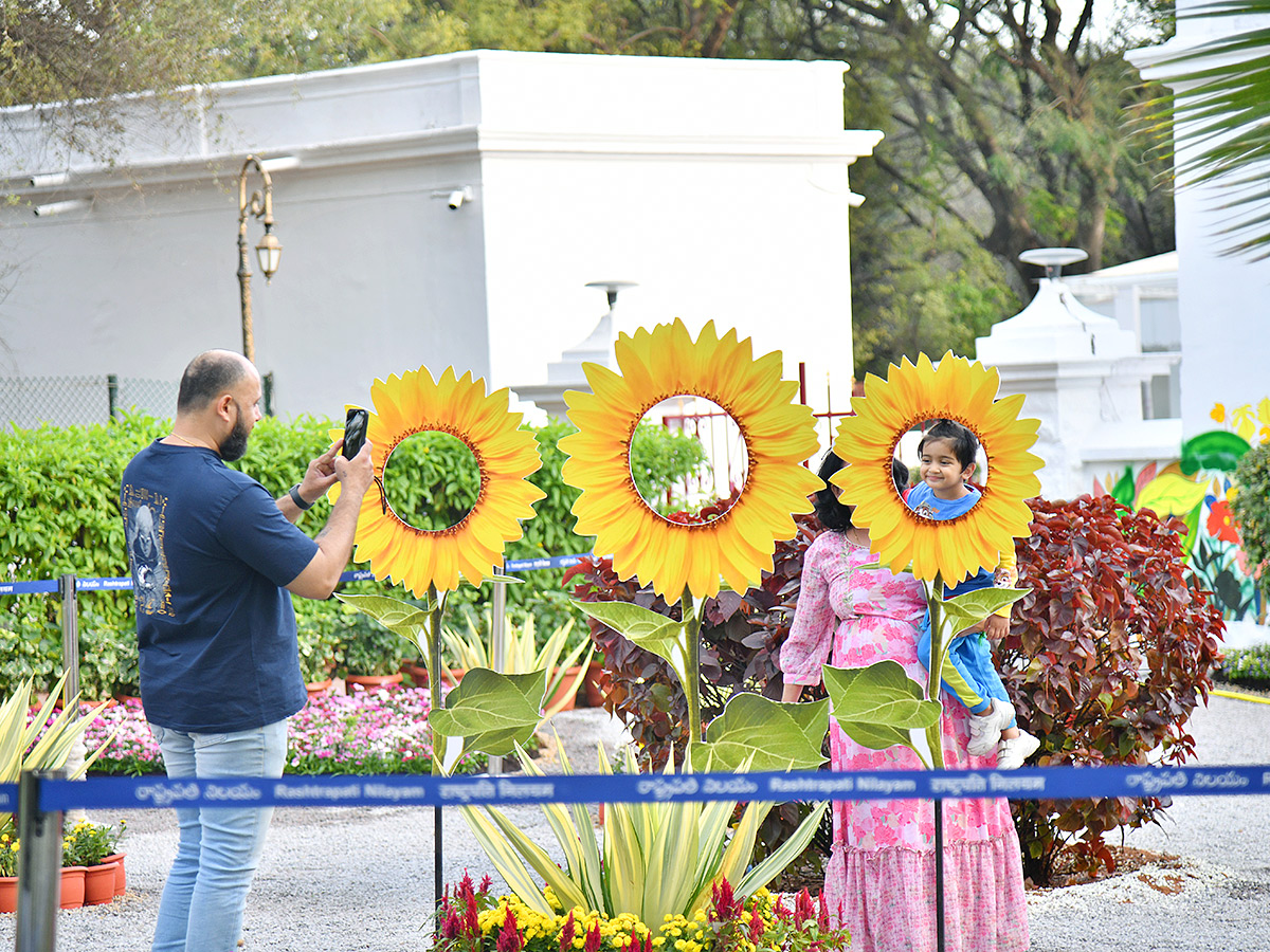 Udyan Utsav begins at Rashtrapati Nilayam in Bollaram Photos19