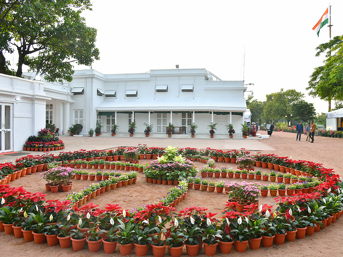 Udyan Utsav begins at Rashtrapati Nilayam in Bollaram Photos2