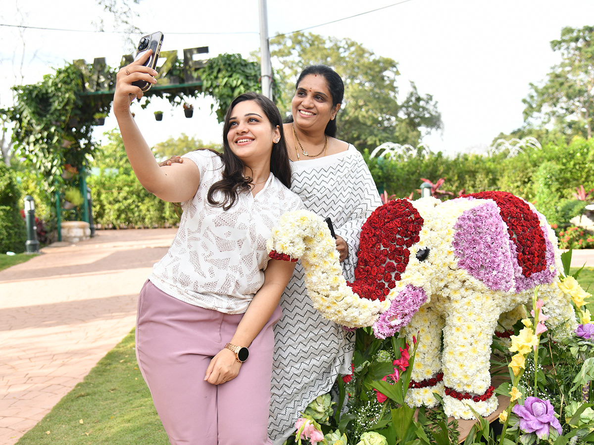 Udyan Utsav begins at Rashtrapati Nilayam in Bollaram Photos3