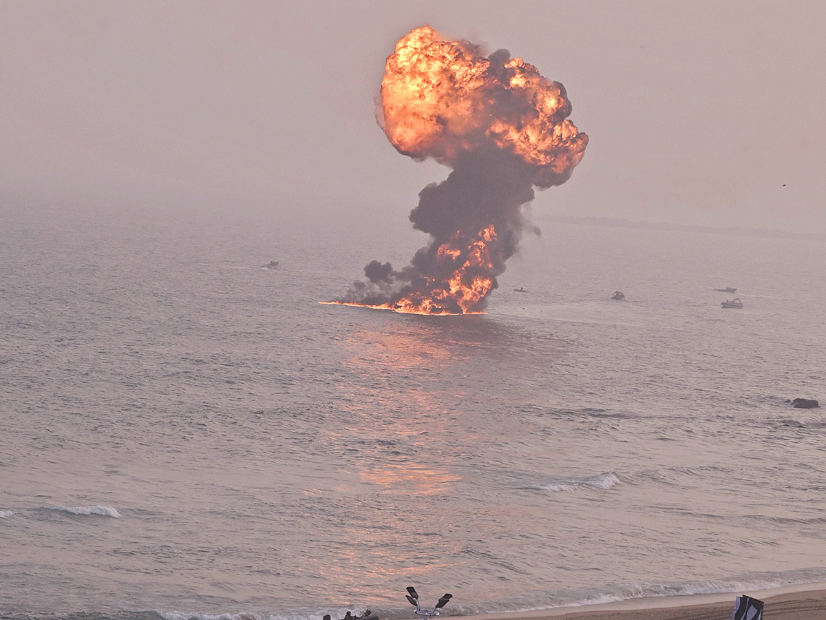 navy day celebration visakhapatnam photos goes viral17