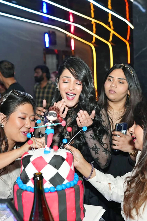 Shruti Haasan Special Birthday Bash With The Coolie Team Unit Photos 4