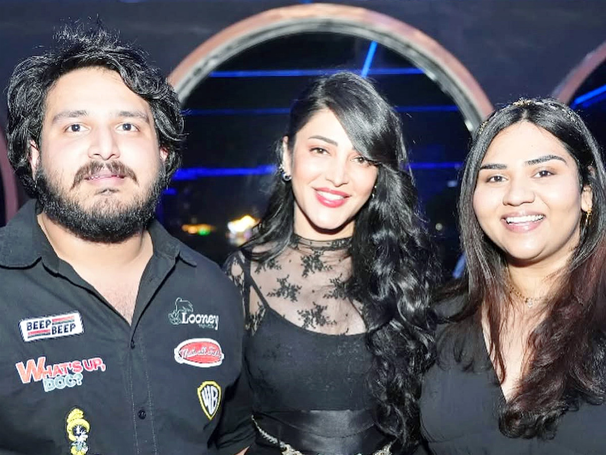 Shruti Haasan Special Birthday Bash With The Coolie Team Unit Photos 8