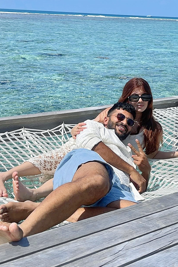 Team India Cricketer Shardul thakur Enjoying Vacation With Wife Photos3