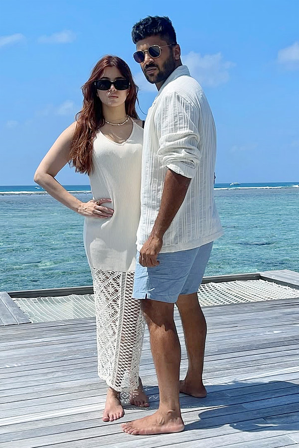 Team India Cricketer Shardul thakur Enjoying Vacation With Wife Photos5