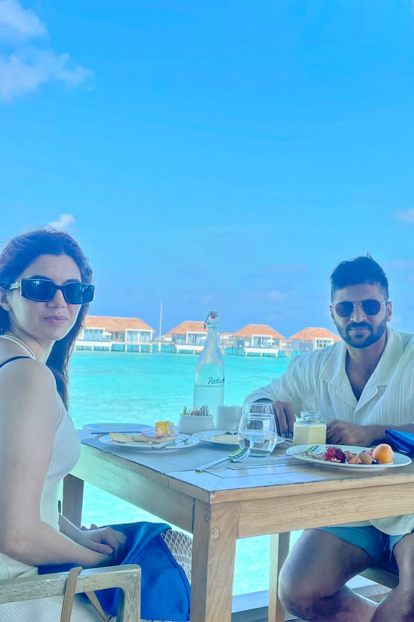 Team India Cricketer Shardul thakur Enjoying Vacation With Wife Photos9