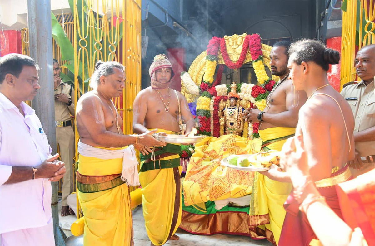 Tirumala Tholi Gadapa Sri Lakshmi Venkateshwara Swamy brahmotsavam photos4