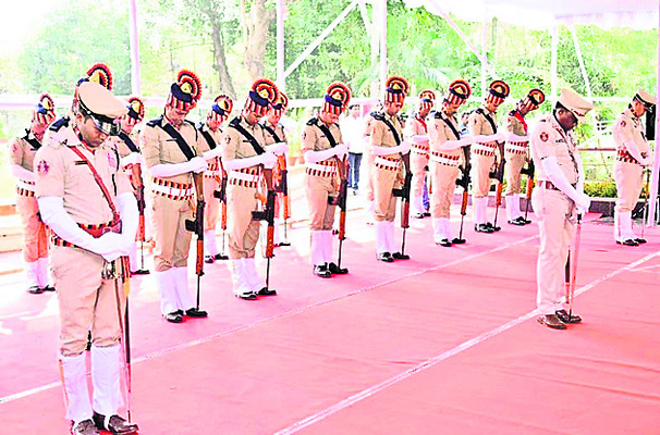 ఘనంగా నివాళులు 3